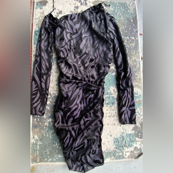 ZARA BLACK & SILVER ONE SHOULDER VELVET MINI DRESS SMALL NWT - Picture 11 of 14